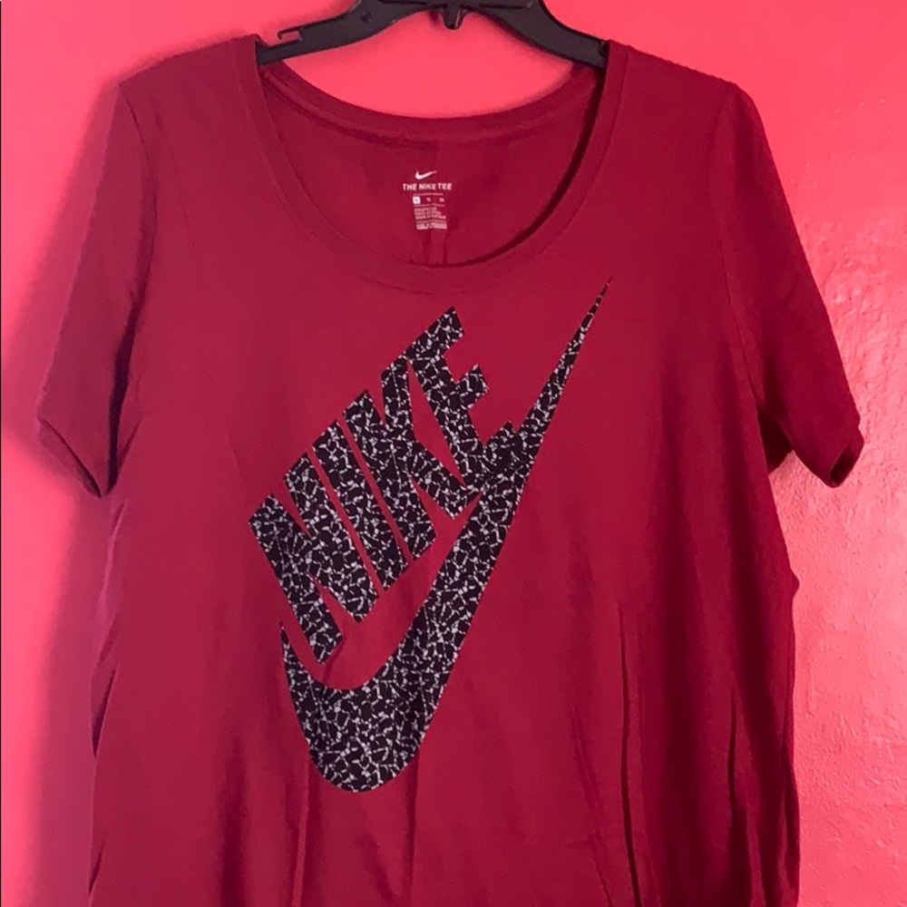 Nike tee